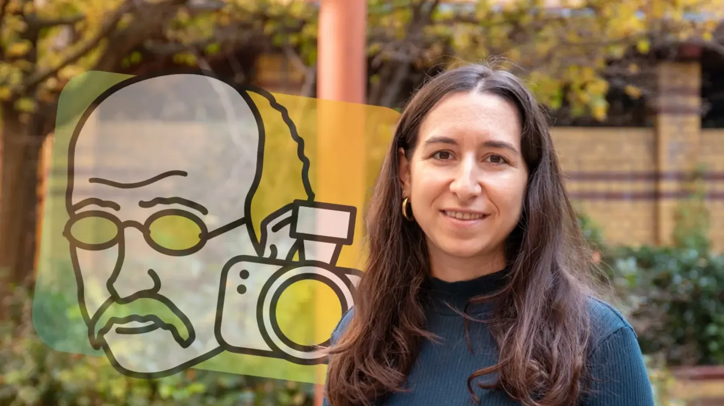 Porträt von Elena Salguero draußen und das Math Planck People Logo