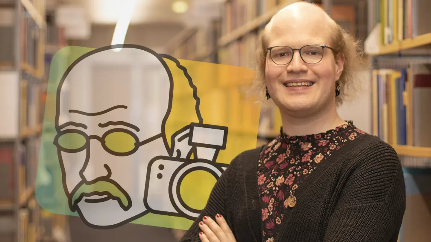 Porträt von Leonie Kayser vor Bücherregalen und dem Logo von Math Planck People