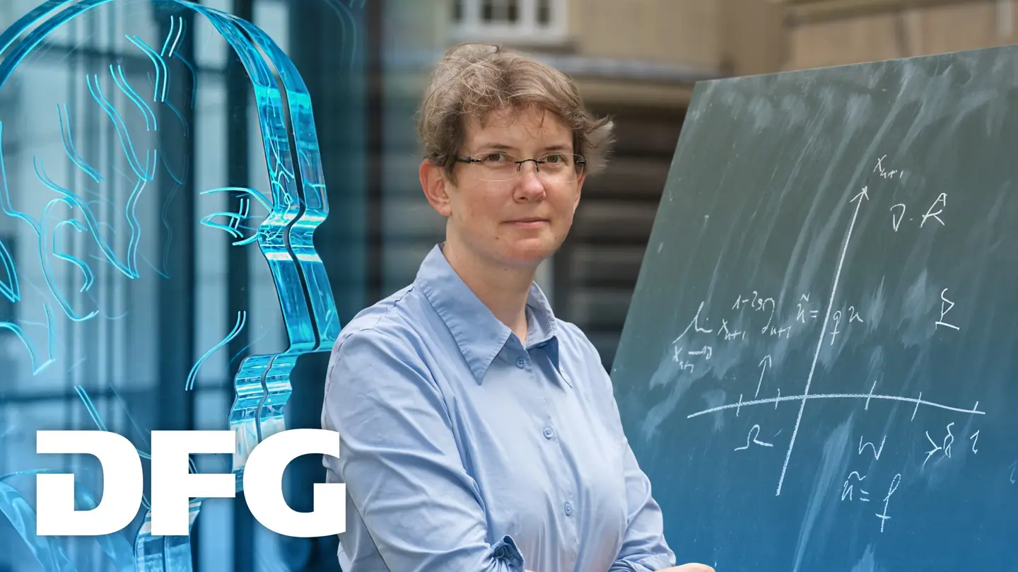Angkana Rüland is standing outside in front of a blackboard. The DFG logo and the Gottfried Wilhelm Leibniz Prize head have been added as a collage.